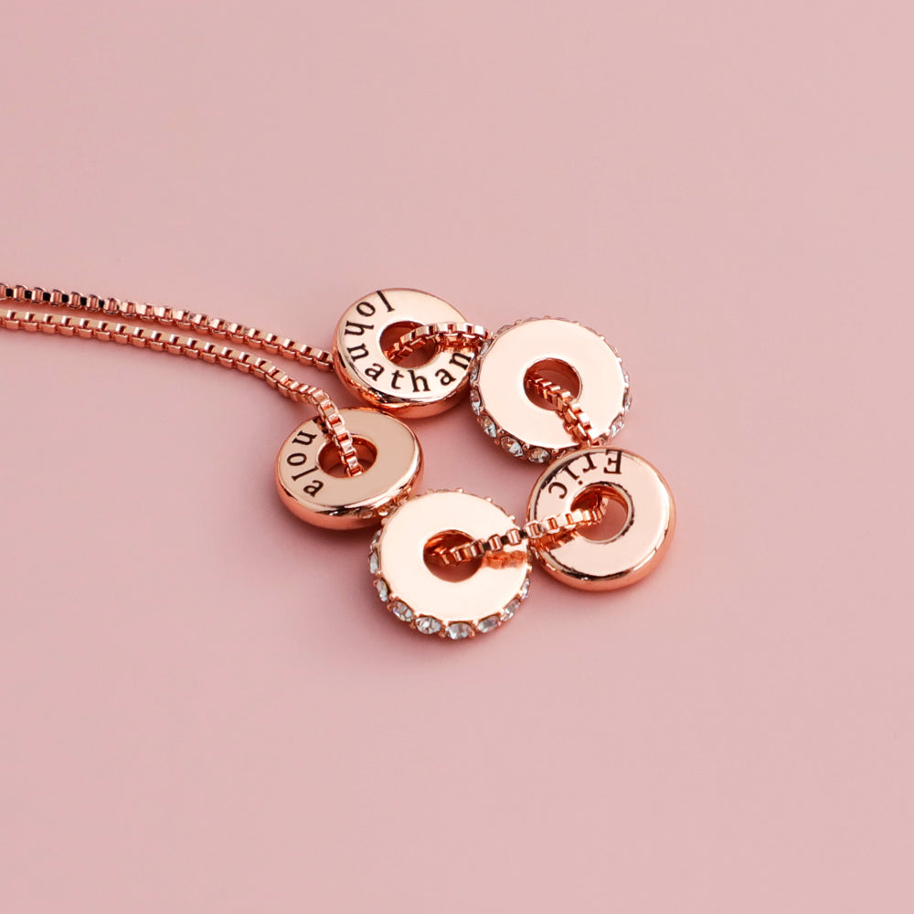 Kreis Charm Halskette mit individueller Namensgravur